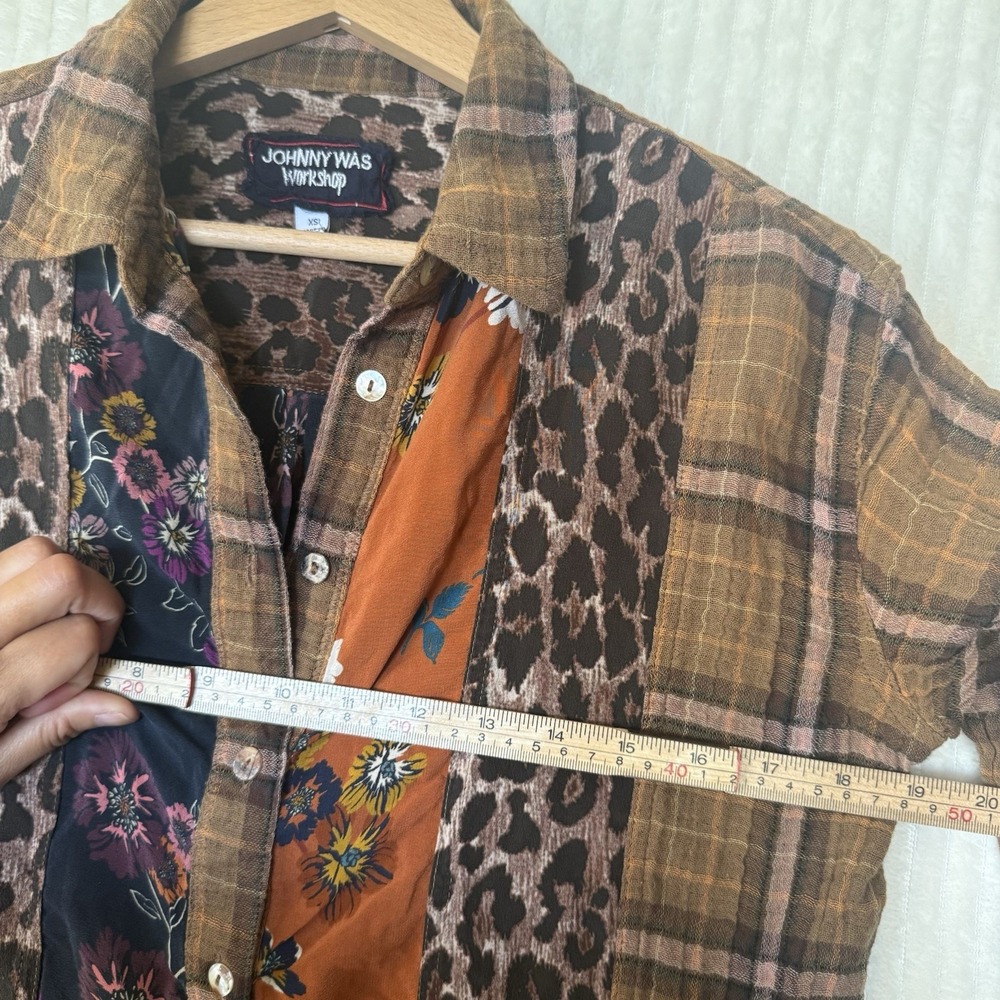 JOHNNY WAS Workshop Plaid Mix Floral Leopard Button Up Shirt Size XS Cotton Silk - Picture 4 of 10
